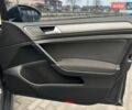 Серый Фольксваген e-Golf, объемом двигателя 0 л и пробегом 98 тыс. км за 14250 $, фото 15 на Automoto.ua