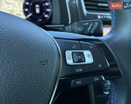 Серый Фольксваген e-Golf, объемом двигателя 0 л и пробегом 130 тыс. км за 13800 $, фото 17 на Automoto.ua