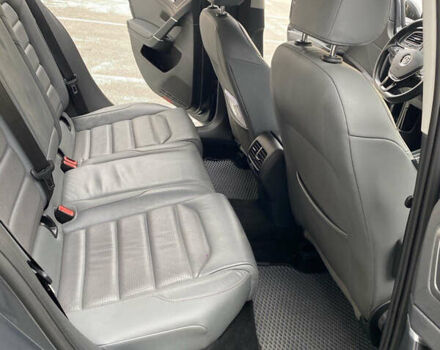 Серый Фольксваген e-Golf, объемом двигателя 0 л и пробегом 60 тыс. км за 16500 $, фото 6 на Automoto.ua