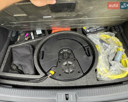 Серый Фольксваген e-Golf, объемом двигателя 0 л и пробегом 75 тыс. км за 12650 $, фото 13 на Automoto.ua