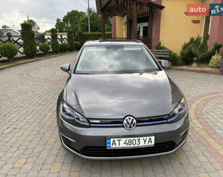 Серый Фольксваген e-Golf, объемом двигателя 0 л и пробегом 75 тыс. км за 12650 $, фото 43 на Automoto.ua