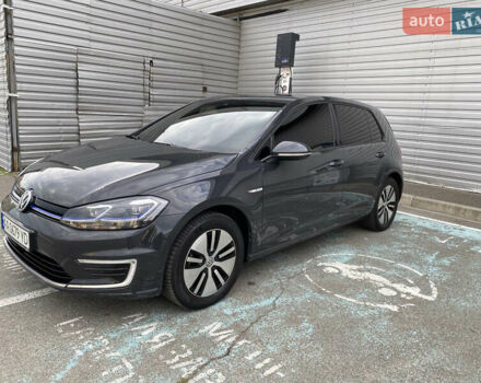 Серый Фольксваген e-Golf, объемом двигателя 0 л и пробегом 60 тыс. км за 16500 $, фото 25 на Automoto.ua