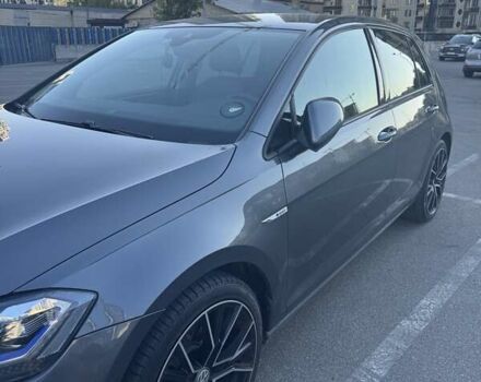 Серый Фольксваген e-Golf, объемом двигателя 0 л и пробегом 92 тыс. км за 19100 $, фото 9 на Automoto.ua