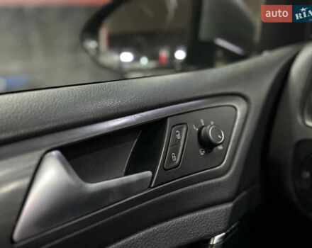 Серый Фольксваген e-Golf, объемом двигателя 0 л и пробегом 100 тыс. км за 10999 $, фото 9 на Automoto.ua