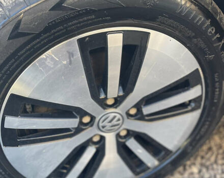 Серый Фольксваген e-Golf, объемом двигателя 0 л и пробегом 135 тыс. км за 13200 $, фото 11 на Automoto.ua