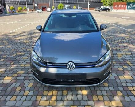 Серый Фольксваген e-Golf, объемом двигателя 0 л и пробегом 94 тыс. км за 13555 $, фото 3 на Automoto.ua