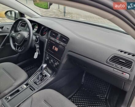 Серый Фольксваген e-Golf, объемом двигателя 0 л и пробегом 95 тыс. км за 12450 $, фото 51 на Automoto.ua