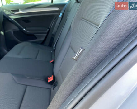 Серый Фольксваген e-Golf, объемом двигателя 0 л и пробегом 130 тыс. км за 13800 $, фото 56 на Automoto.ua