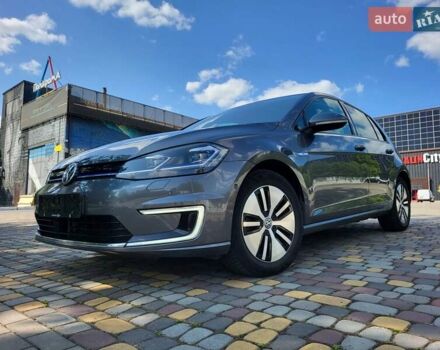 Серый Фольксваген e-Golf, объемом двигателя 0 л и пробегом 94 тыс. км за 13555 $, фото 1 на Automoto.ua