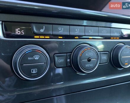 Серый Фольксваген e-Golf, объемом двигателя 0 л и пробегом 130 тыс. км за 13800 $, фото 21 на Automoto.ua