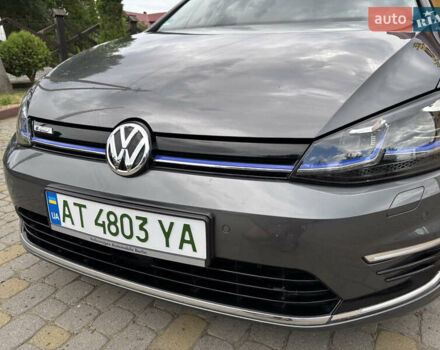 Серый Фольксваген e-Golf, объемом двигателя 0 л и пробегом 75 тыс. км за 12650 $, фото 23 на Automoto.ua