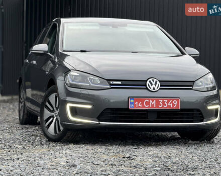 Серый Фольксваген e-Golf, объемом двигателя 0 л и пробегом 100 тыс. км за 13900 $, фото 10 на Automoto.ua