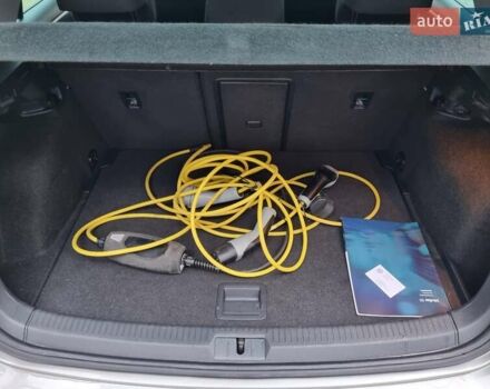 Серый Фольксваген e-Golf, объемом двигателя 0 л и пробегом 95 тыс. км за 12450 $, фото 53 на Automoto.ua