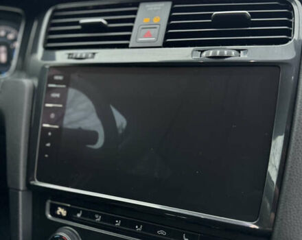 Серый Фольксваген e-Golf, объемом двигателя 0 л и пробегом 61 тыс. км за 14500 $, фото 17 на Automoto.ua