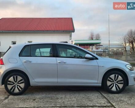 Серый Фольксваген e-Golf, объемом двигателя 0 л и пробегом 51 тыс. км за 13600 $, фото 1 на Automoto.ua