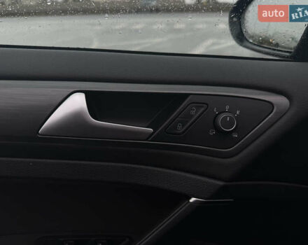 Серый Фольксваген e-Golf, объемом двигателя 0 л и пробегом 117 тыс. км за 12599 $, фото 18 на Automoto.ua