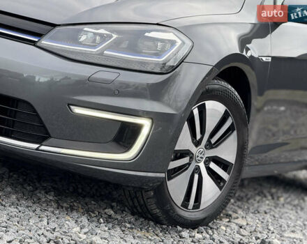 Серый Фольксваген e-Golf, объемом двигателя 0 л и пробегом 100 тыс. км за 13900 $, фото 5 на Automoto.ua