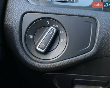 Серый Фольксваген e-Golf, объемом двигателя 0 л и пробегом 130 тыс. км за 13800 $, фото 14 на Automoto.ua