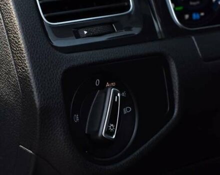 Серый Фольксваген e-Golf, объемом двигателя 0 л и пробегом 141 тыс. км за 13200 $, фото 15 на Automoto.ua