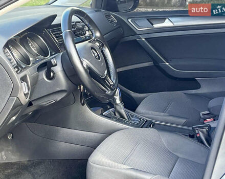 Серый Фольксваген e-Golf, объемом двигателя 0 л и пробегом 158 тыс. км за 13400 $, фото 8 на Automoto.ua