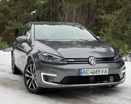 Серый Фольксваген e-Golf, объемом двигателя 0 л и пробегом 159 тыс. км за 12300 $, фото 2 на Automoto.ua