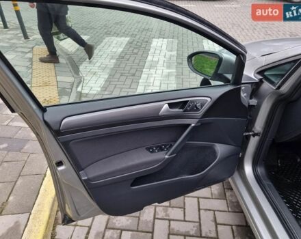 Серый Фольксваген e-Golf, объемом двигателя 0 л и пробегом 105 тыс. км за 12250 $, фото 12 на Automoto.ua