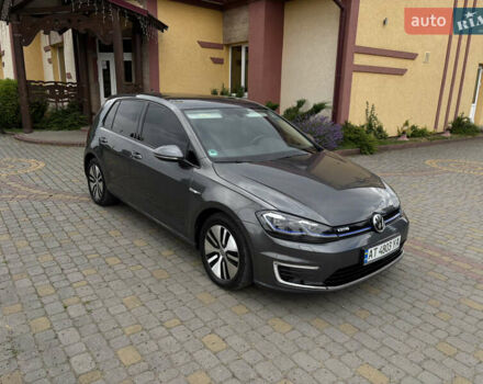 Серый Фольксваген e-Golf, объемом двигателя 0 л и пробегом 75 тыс. км за 12650 $, фото 42 на Automoto.ua