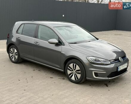 Серый Фольксваген e-Golf, объемом двигателя 0 л и пробегом 39 тыс. км за 15200 $, фото 2 на Automoto.ua