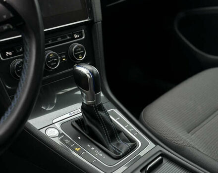 Серый Фольксваген e-Golf, объемом двигателя 0 л и пробегом 61 тыс. км за 14500 $, фото 21 на Automoto.ua