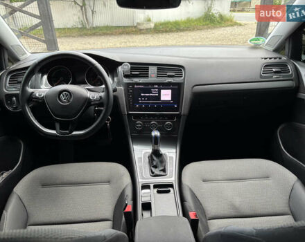 Серый Фольксваген e-Golf, объемом двигателя 0 л и пробегом 75 тыс. км за 12650 $, фото 19 на Automoto.ua