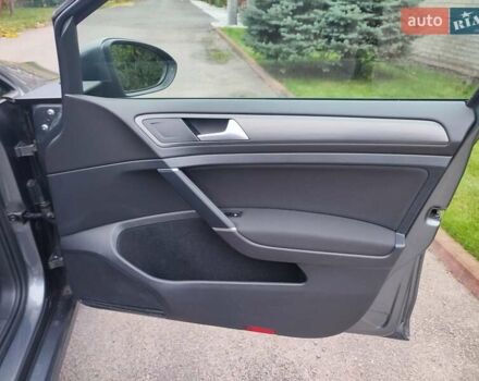 Сірий Фольксваген e-Golf, об'ємом двигуна 0 л та пробігом 126 тис. км за 12700 $, фото 27 на Automoto.ua