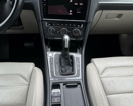 Серый Фольксваген e-Golf, объемом двигателя 0 л и пробегом 91 тыс. км за 15099 $, фото 52 на Automoto.ua