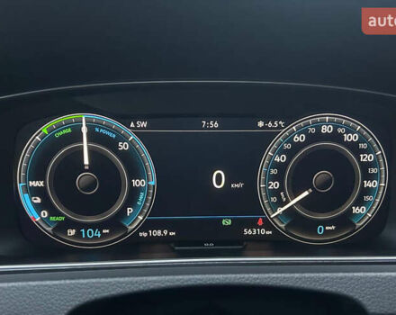 Серый Фольксваген e-Golf, объемом двигателя 0 л и пробегом 62 тыс. км за 15300 $, фото 9 на Automoto.ua