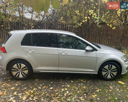 Серый Фольксваген e-Golf, объемом двигателя 0 л и пробегом 31 тыс. км за 25000 $, фото 3 на Automoto.ua