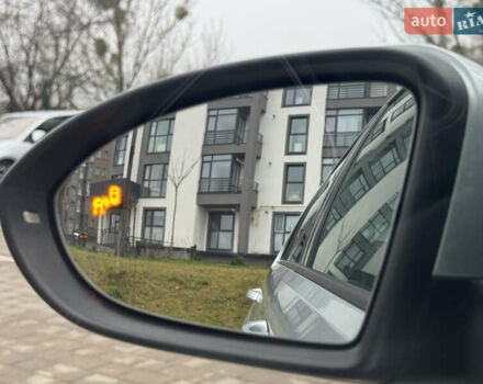 Серый Фольксваген e-Golf, объемом двигателя 0 л и пробегом 91 тыс. км за 15099 $, фото 120 на Automoto.ua