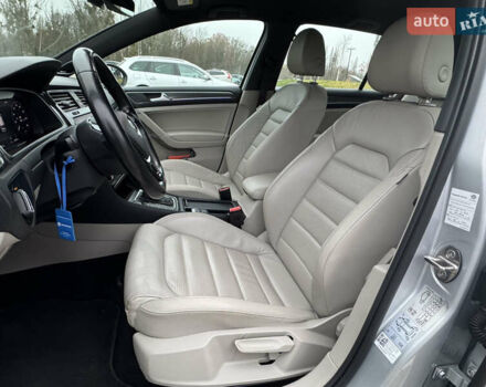 Серый Фольксваген e-Golf, объемом двигателя 0 л и пробегом 91 тыс. км за 15099 $, фото 46 на Automoto.ua