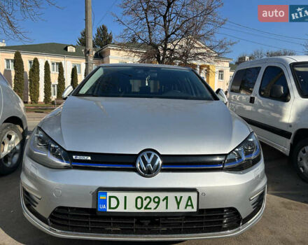 Серый Фольксваген e-Golf, объемом двигателя 0 л и пробегом 62 тыс. км за 15300 $, фото 7 на Automoto.ua