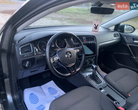 Серый Фольксваген e-Golf, объемом двигателя 0 л и пробегом 127 тыс. км за 11950 $, фото 34 на Automoto.ua