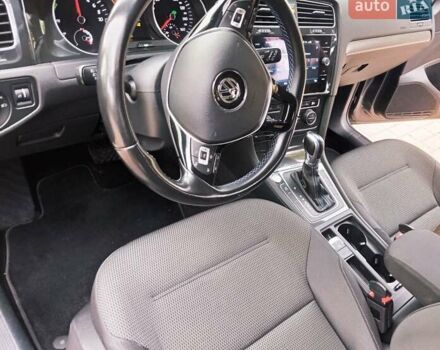 Серый Фольксваген e-Golf, объемом двигателя 0 л и пробегом 96 тыс. км за 11900 $, фото 11 на Automoto.ua