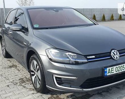 Серый Фольксваген e-Golf, объемом двигателя 0 л и пробегом 47 тыс. км за 18500 $, фото 8 на Automoto.ua