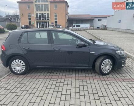 Серый Фольксваген e-Golf, объемом двигателя 0 л и пробегом 84 тыс. км за 15600 $, фото 3 на Automoto.ua