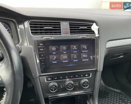 Серый Фольксваген e-Golf, объемом двигателя 0 л и пробегом 84 тыс. км за 15600 $, фото 47 на Automoto.ua