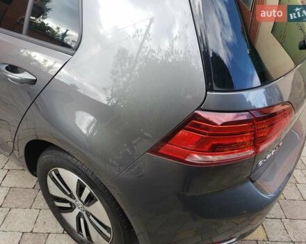 Серый Фольксваген e-Golf, объемом двигателя 0 л и пробегом 65 тыс. км за 13950 $, фото 12 на Automoto.ua