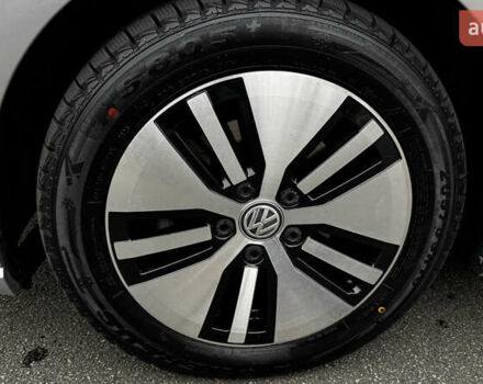 Серый Фольксваген e-Golf, объемом двигателя 0 л и пробегом 42 тыс. км за 14700 $, фото 17 на Automoto.ua