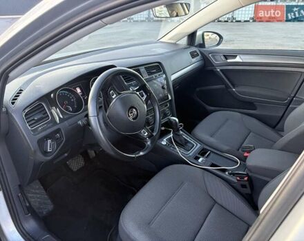 Серый Фольксваген e-Golf, объемом двигателя 0 л и пробегом 152 тыс. км за 12499 $, фото 8 на Automoto.ua