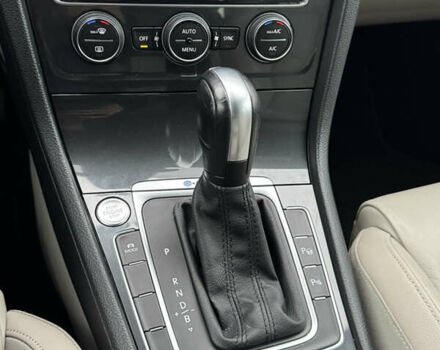 Серый Фольксваген e-Golf, объемом двигателя 0 л и пробегом 91 тыс. км за 15099 $, фото 76 на Automoto.ua