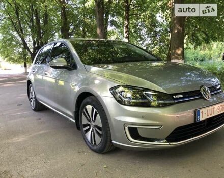 Серый Фольксваген e-Golf, объемом двигателя 0 л и пробегом 87 тыс. км за 14995 $, фото 3 на Automoto.ua