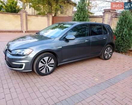 Серый Фольксваген e-Golf, объемом двигателя 0 л и пробегом 96 тыс. км за 11900 $, фото 7 на Automoto.ua