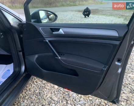 Серый Фольксваген e-Golf, объемом двигателя 0 л и пробегом 127 тыс. км за 11950 $, фото 38 на Automoto.ua