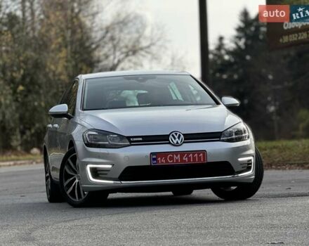 Серый Фольксваген e-Golf, объемом двигателя 0 л и пробегом 100 тыс. км за 12300 $, фото 3 на Automoto.ua